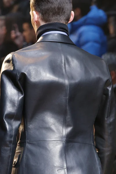Look 9